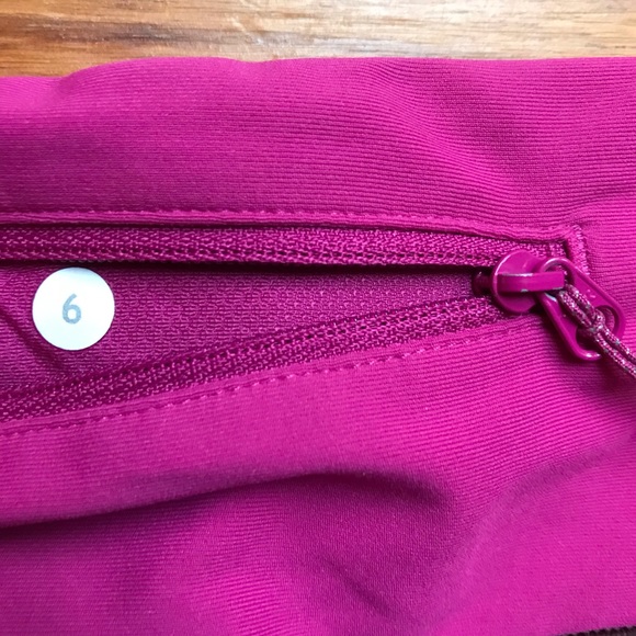 Lululemon Maroon Pink Capris Leggings, EUC, 6 - Picture 10 of 12